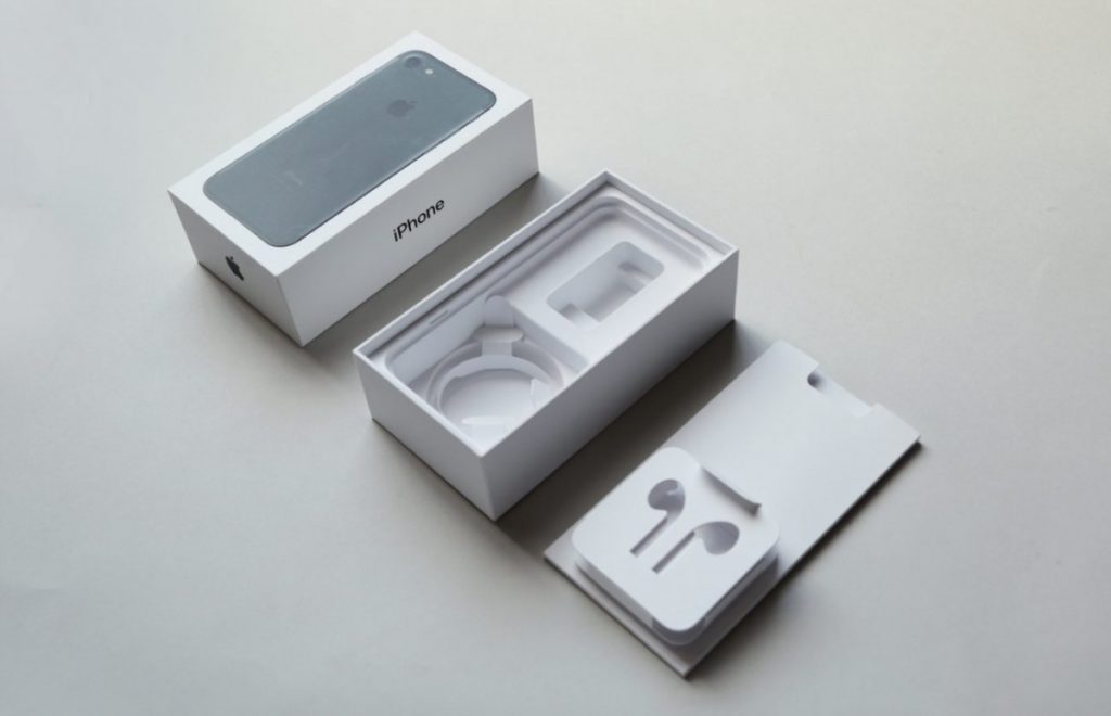 unboxing iPhone integral